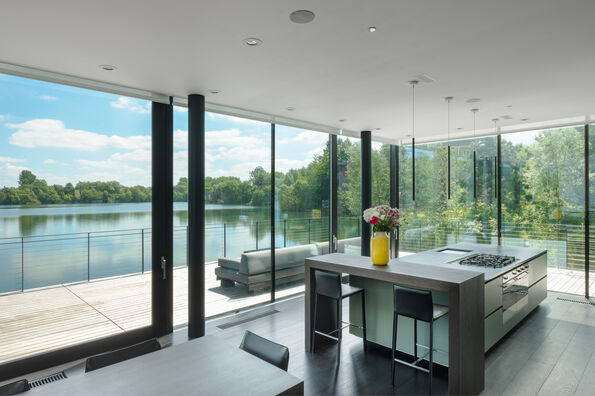 Glass House 13