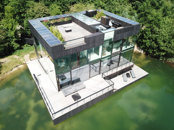 Glass House 4