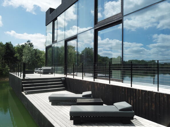 Glass House 10