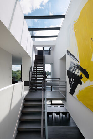 Glass House 9